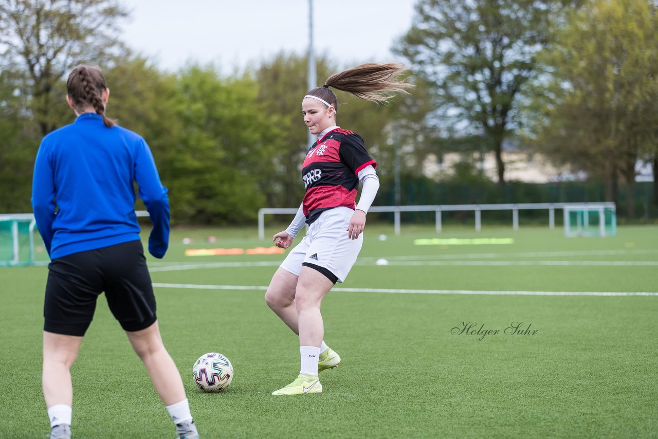 Bild 216 - Co-Trainerin der Frauen Nationalmannschaft Britta Carlson in Wahlstedt